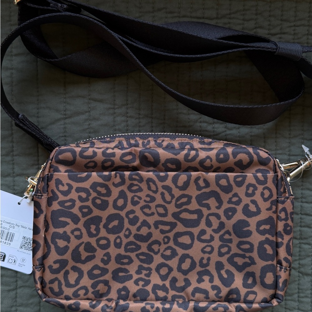 NWT Lululemon Everywhere Crossbody Bag 2L Leopard Gold Hardware - Picture 4 of 6